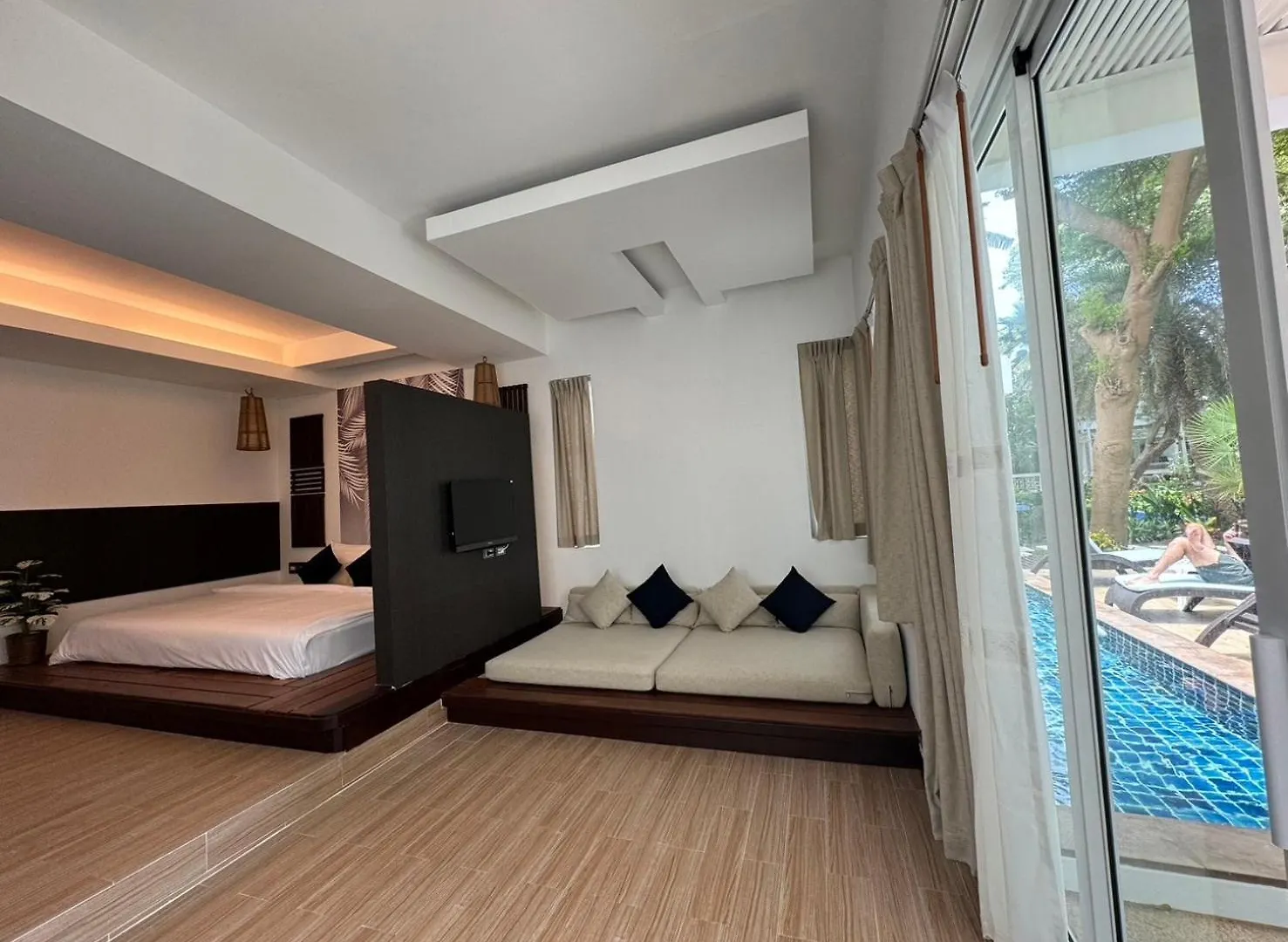 Koh Tao Montra Resort  Ko Tao